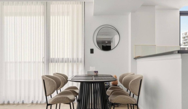 KozyGuru | Waterloo | Designer Pad with City Views