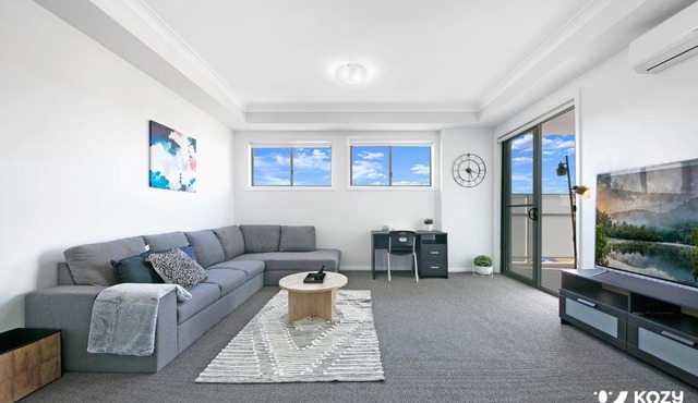 KOZYGURU WENTWORTHVILLE KOZY 2 BED 1 BATH APT STREET PARKING NWE049