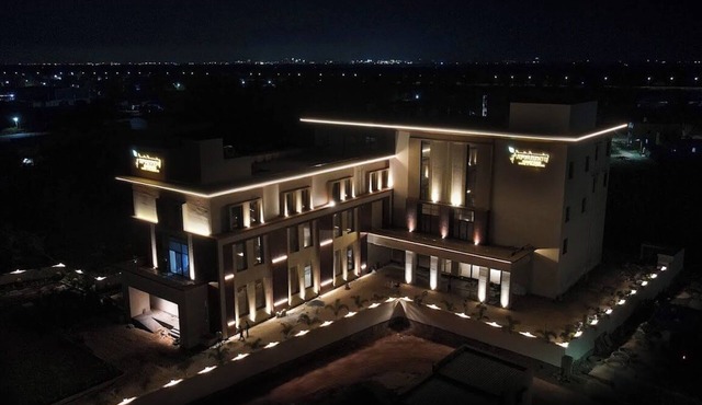 Krishna's Courtyard - Hotel & Convention
