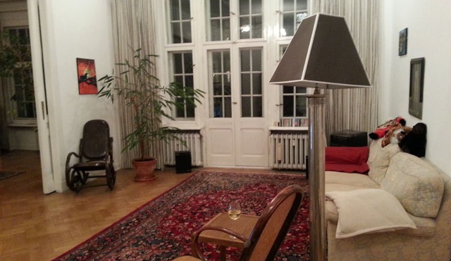 Kudamm Close Modernized High Ceiling quiet but central