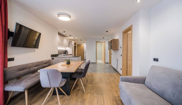 'Kuenz Dolomites Apartment 5' with Mountain View, Garden & Wi-Fi