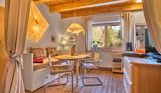 Kunst und Handwerk mit liebevollen Kleinigkeiten finden Sie um hauseigenen Laden.