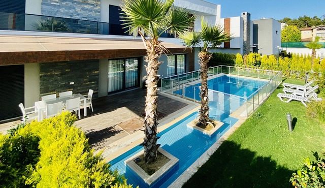 Kusadası'nda ozel havuzlu private villa NEWADA 8