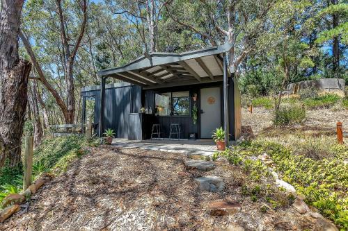 KW Treehouse Luxury Private Farm Escape for 2 with Walking Trails
