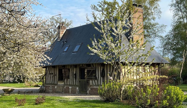 L'Ancienne Écurie with fireplace and garden: An Authentic and Friendly Escape