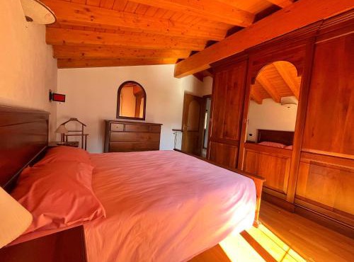 L' Angolo Di Pace Vasca Idromassaggio e Legno Chalet Alpino con Vista Panoramica sulla Valle