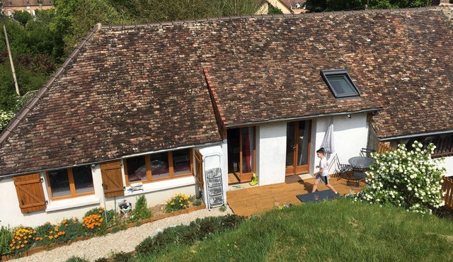 L'ANNEXE: 20 m2 studio with terrace and greenery! 5mn from Sens