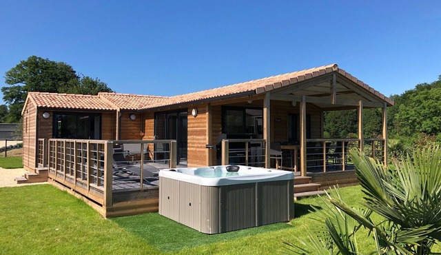 L'Ecrin du Breuil-Chalet Le Joyau et L'Opale -Private pool Jacuzzi Pétanque