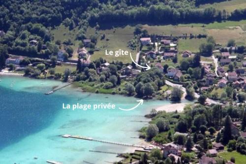 L'ESCAPADE DU LAC private beach lac de Paladru