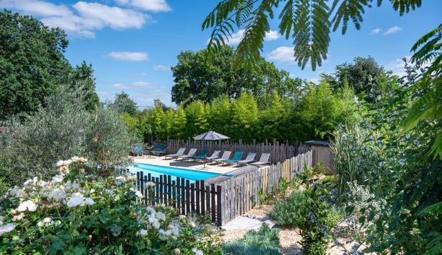 L Escapade Nature et Gourmande Gîtes, Chambres d'Hôtes, piscine, Spa Toulouse Colomiers Gers