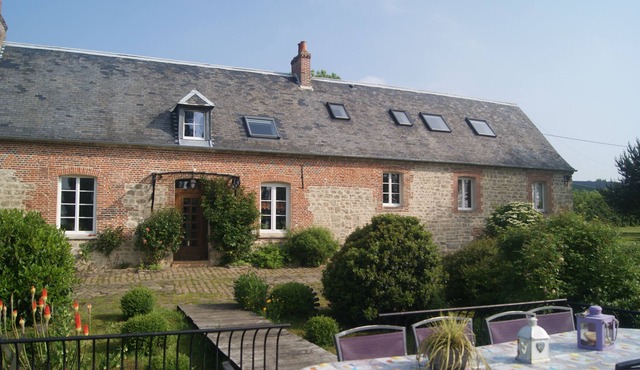 L ETOILE DE FORGES COTTAGE FOR 12/14 PEOPLE