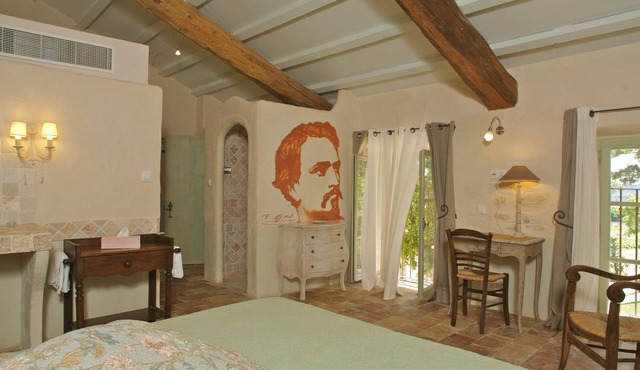 Lodging in an authentic Provençal Castle.