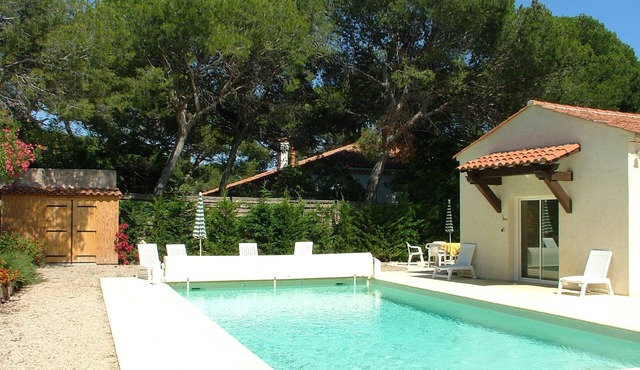 "L'Olivier" 2 bedroom villa apartment + studio with shared heated pool
