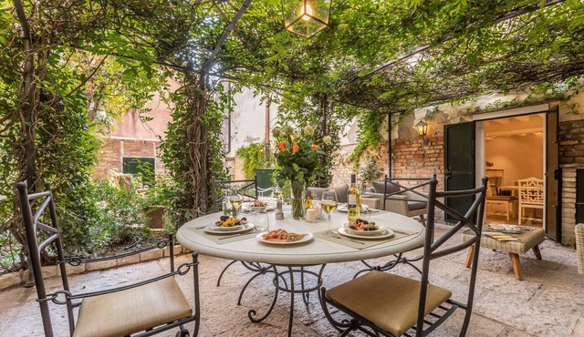 La Baruffa with Private Garden