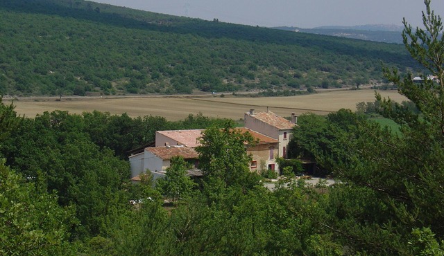 La Biscaronne 18th century farmhouse in the heart of Provence