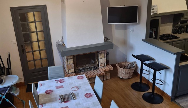 LA BOURBOULE, pleasant 2* town house with fireplace