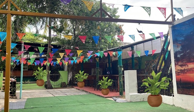 La Casa de la 12 Hostel Bajo Costo