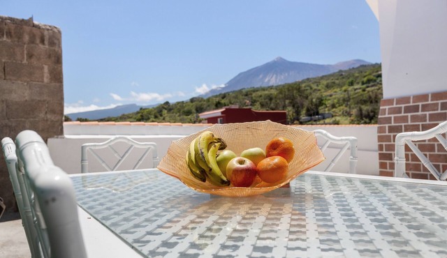La Casa de Rita: Mountain Views & Private Terrace for Relaxing Holidays