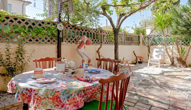 'La Casa Degli Artisti' near the Beach with Private Garden & A/C