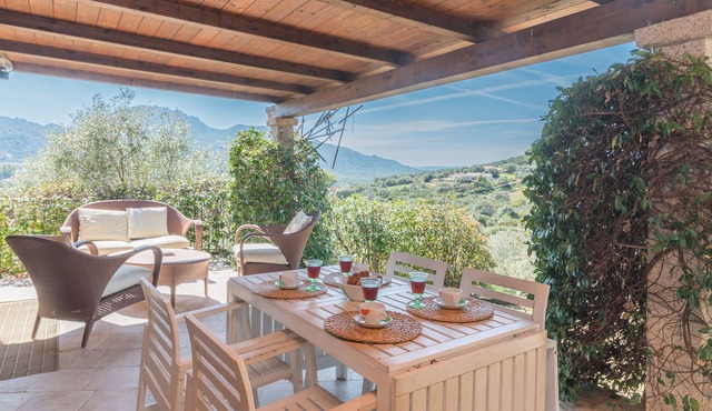La Casa Di Mirella 4Km From The Beach, Golfo Aranci, Italy