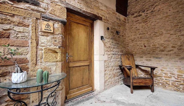 La Casa Dorée