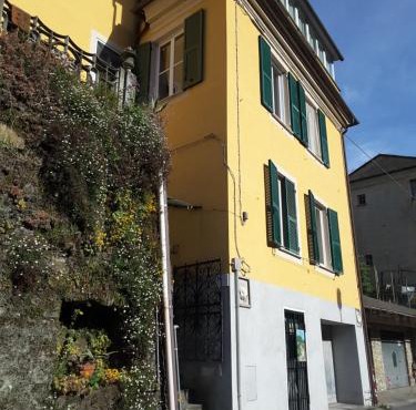 la casa gialla