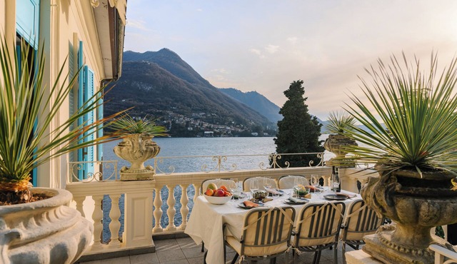 La Casa - Spacious apartment in historic villa with private lake access