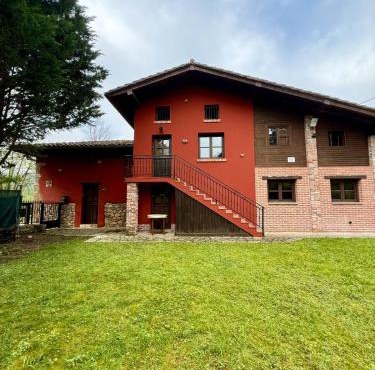 La Casería de Los Hevia 1 y 2
