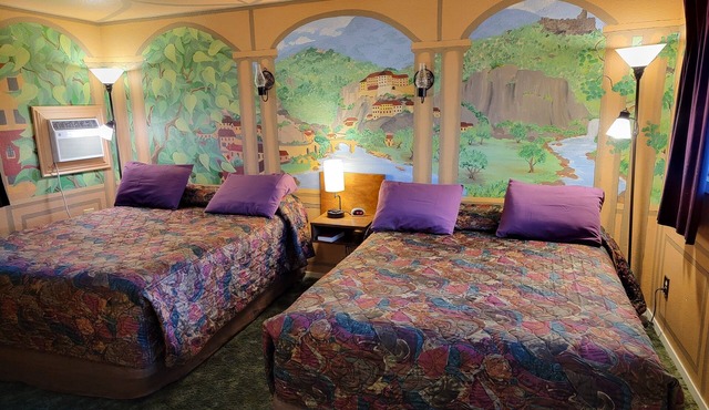 La Collage Inn