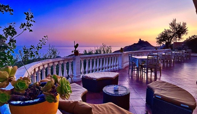 LA COLLINA SUL MARE