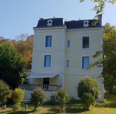 LA Combe