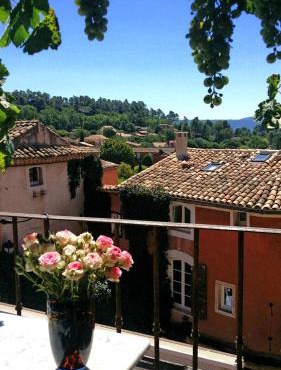 La Dame Au Balcon