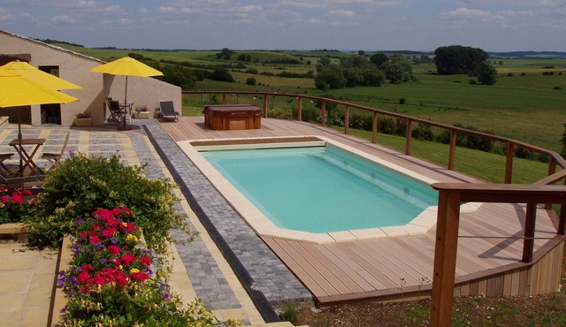 LA DAME BLANCHE awaits you. The open view over the countryside will surprise you.