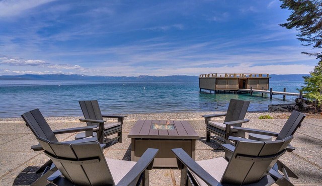 La Dolce Vita – Lakefront, Buoy, Pool Table & Boathouse Deck