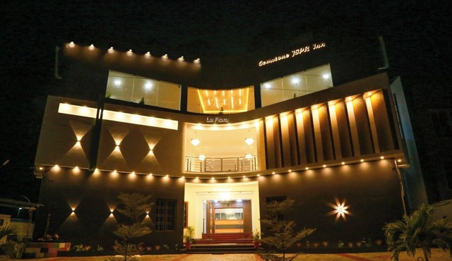 LA FLORA GEMSTONE RESORTS