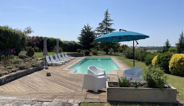 LA FORGE: 4-star self-catering cottage with swimming pool in Vendée