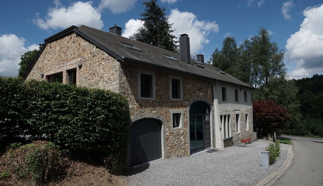 La Grange de Lesse (Maison) - a house full of character between forest and river