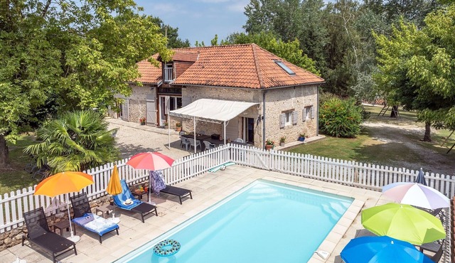La Jandrine – Peaceful Country Retreat with Private Heated Pool
