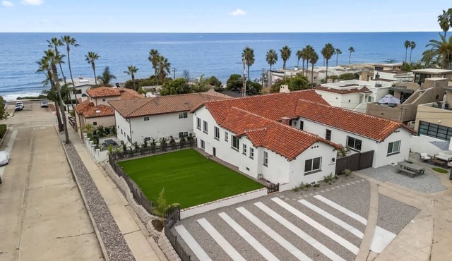 La Jolla Studio for 2: Steps From Shore w/Parking