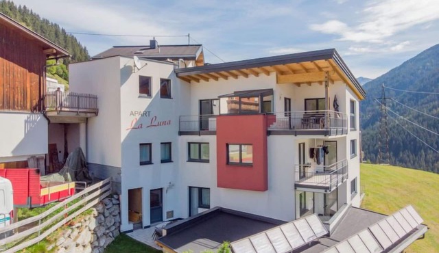 La Luna by Interhome