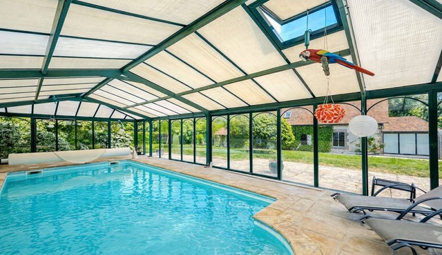 La maison des tilleuls with swimming pool for 8 people