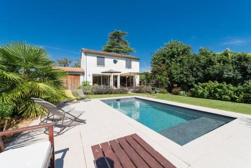 La Maison Château d'Eau : piscine pour 6/8 pers