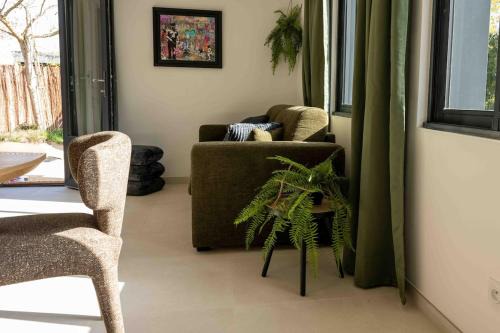 La Maison Chaplin, modern for 4 people and outdoor area