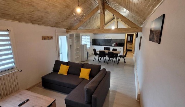 la maison de l'abeille de Percey