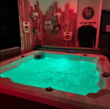 La Maison des Plaisirs Love room