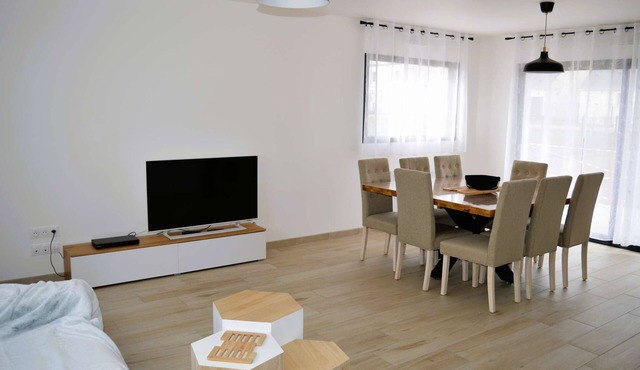 La Mer Veille, new house with garden