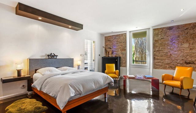 La Muyoise: Guest Room & Table d’hôtes, Between Riad and Provençal Art of Living