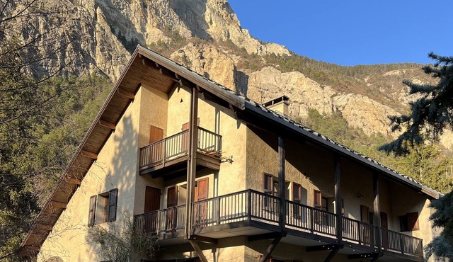 La Parenthèse en Ecrins : Grande Maison Tout Confort Dans un Écrin de Verdure