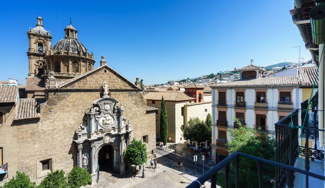 La Perla Granada Suites