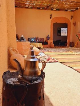 LA PETITE MAISON DU LAC IRIKI